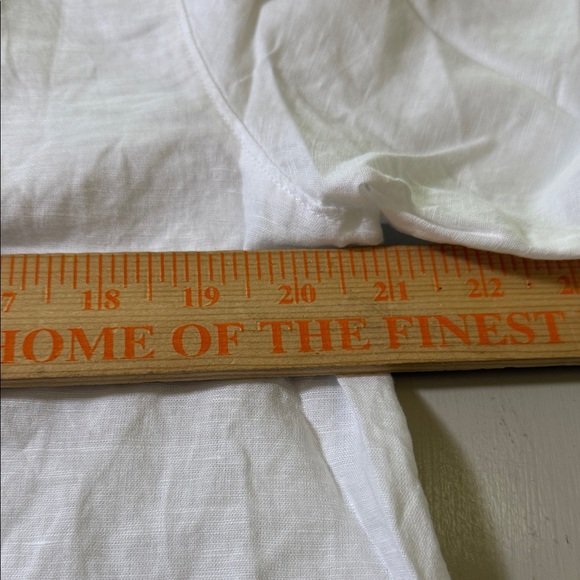 J. Crew Relaxed-fit beach shirt in linen-cotton blend Size medium - Picture 8 of 12